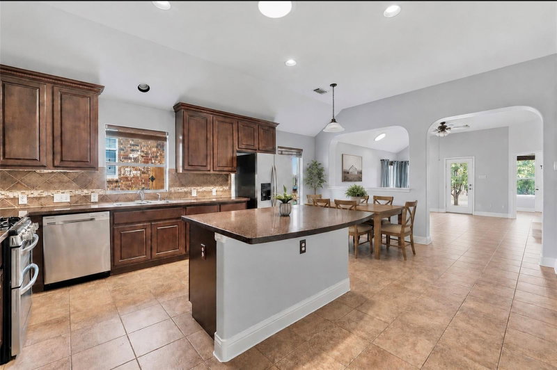Property photo 8