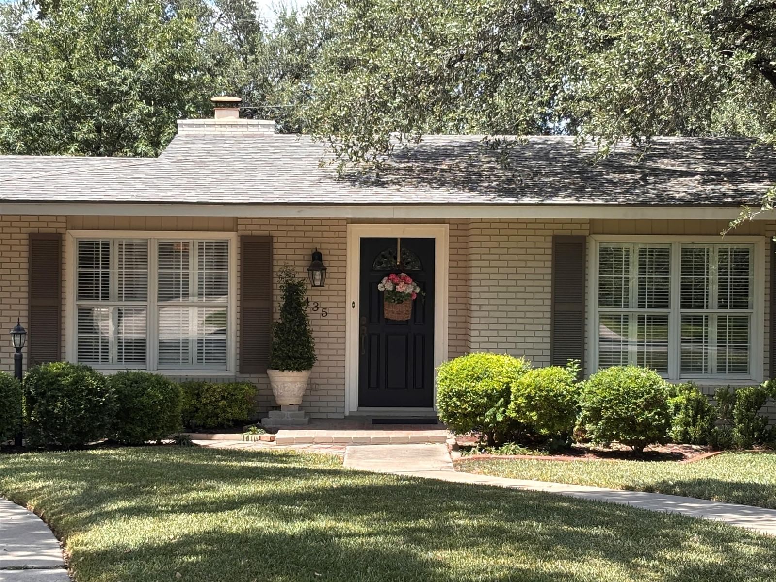 435 Forrest Hill DR - Photo 1