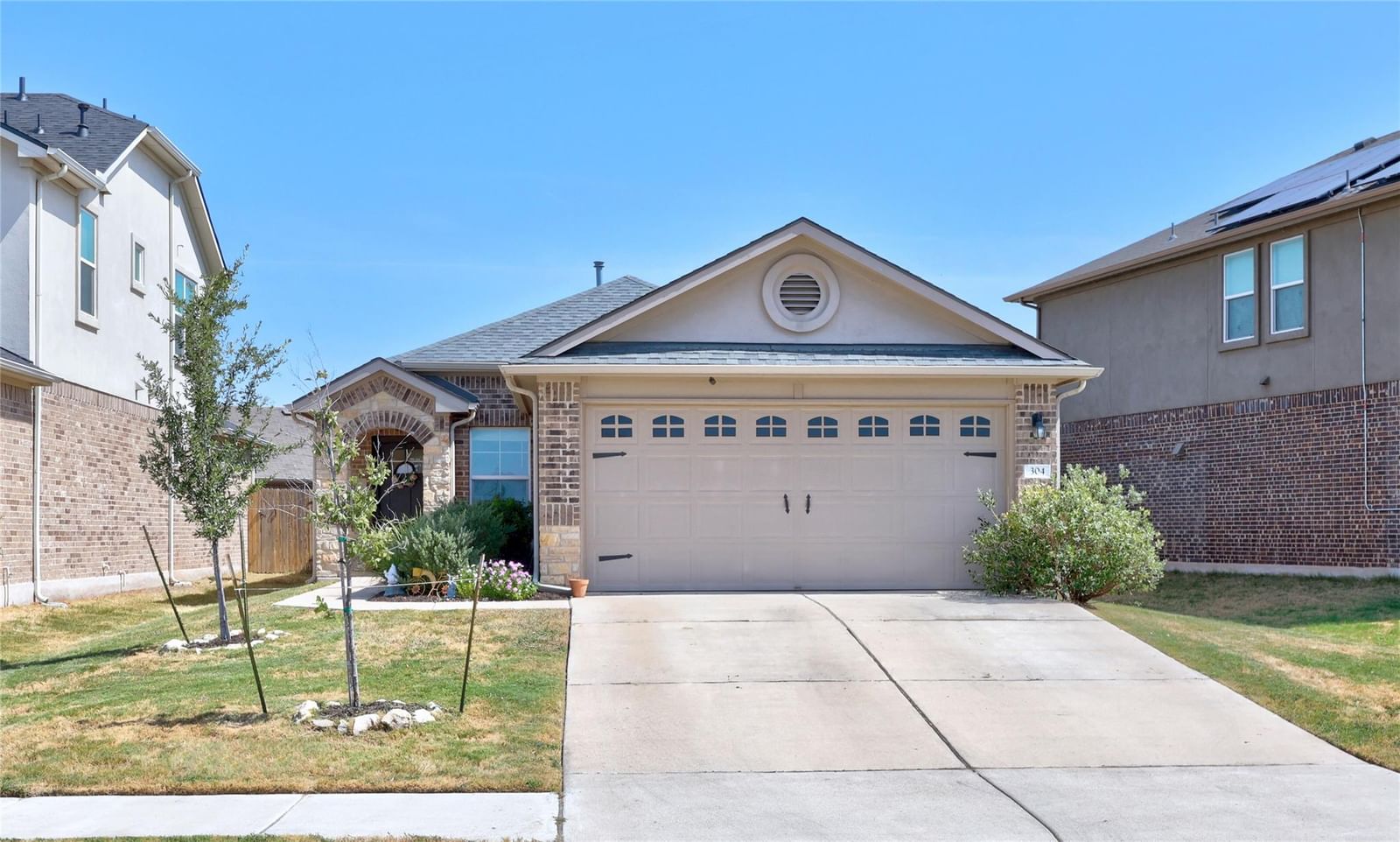 304 Dubina Ave - Photo 1