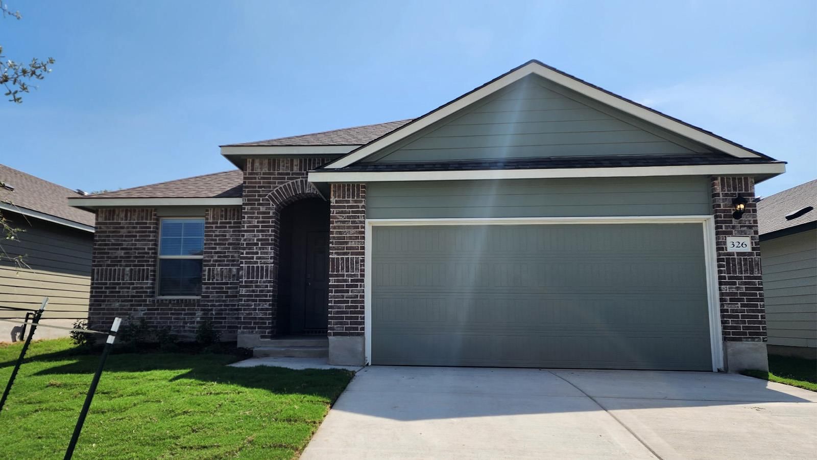 326 Presley DR - Photo 1