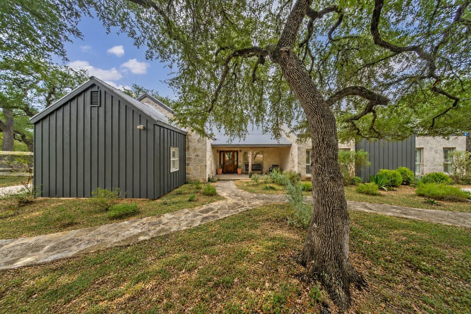 188 Broken Lance DR - Photo 1