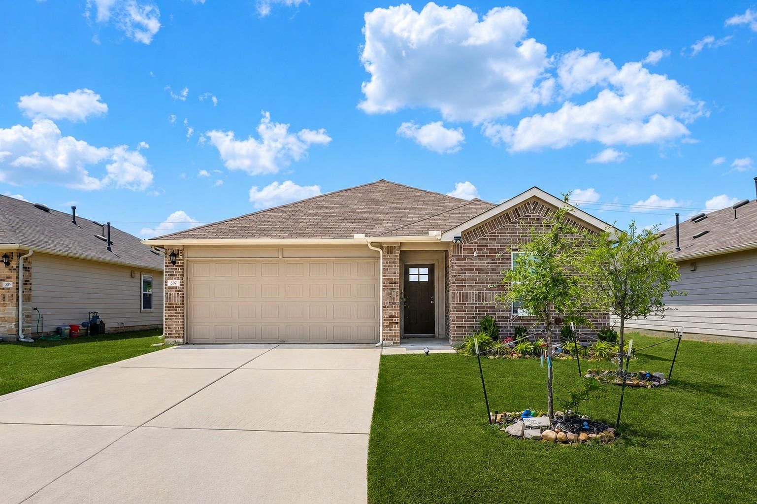307 Abbey LN - Photo 1