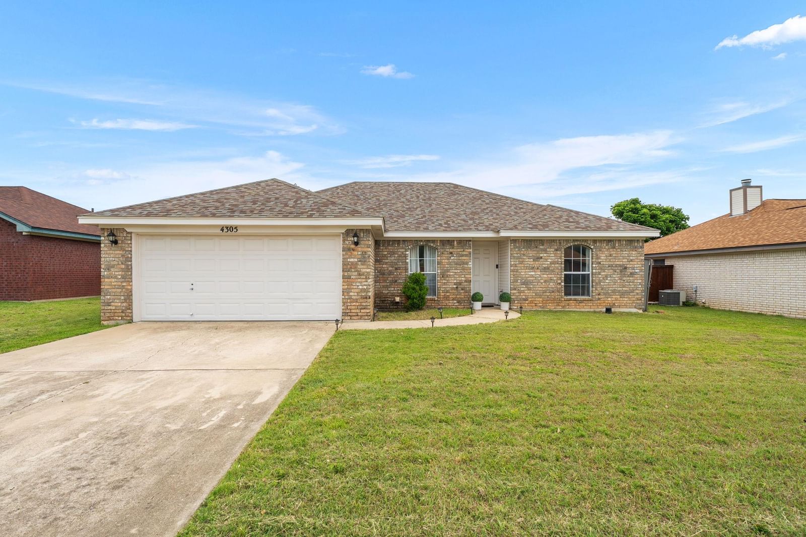 4305 Pete DR - Photo 1