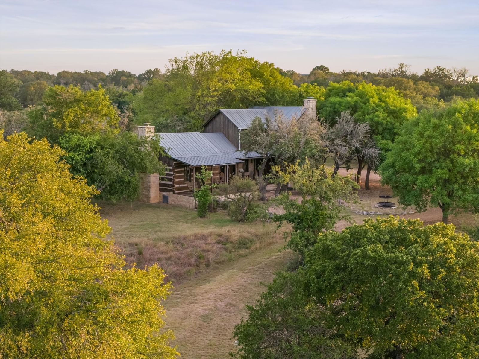 401 Clear Creek LN - Photo 1
