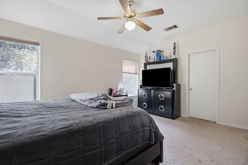 Property photo 25