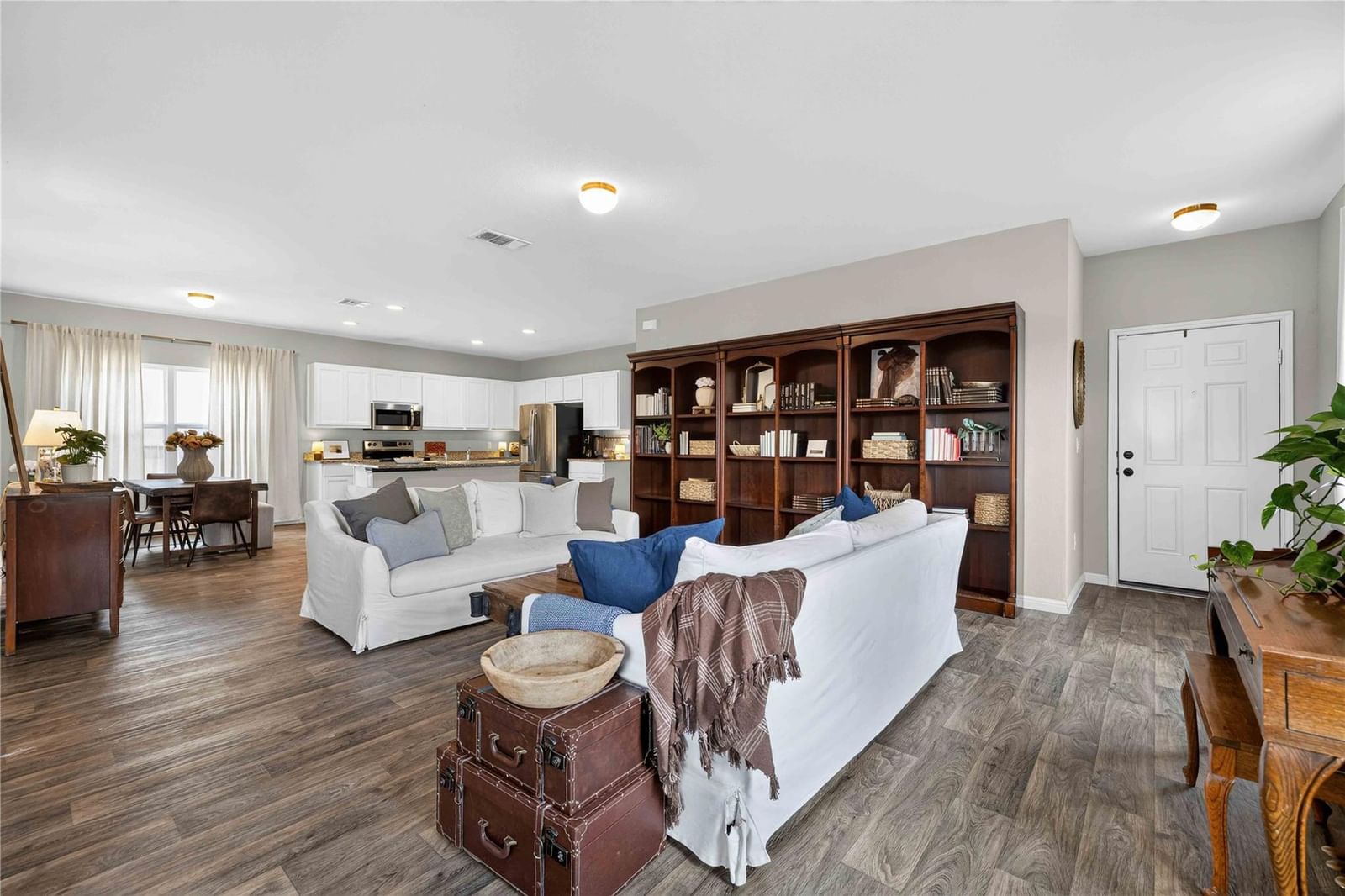 124 Democracy CT - Photo 1