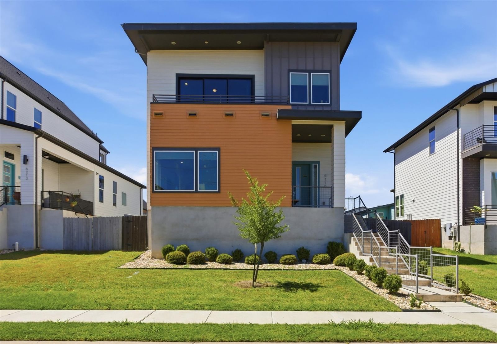 6216 Toscana Ave - Photo 1