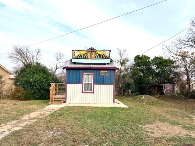 1608 School ST - Photo 1