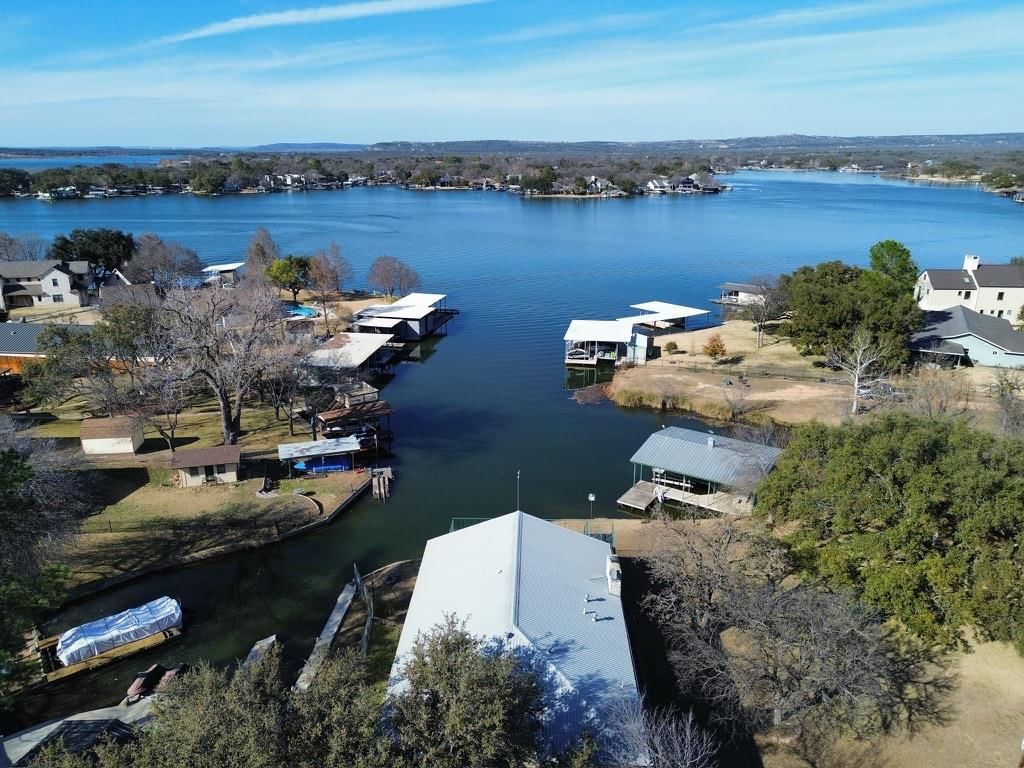 305 Briar DR - Photo 1