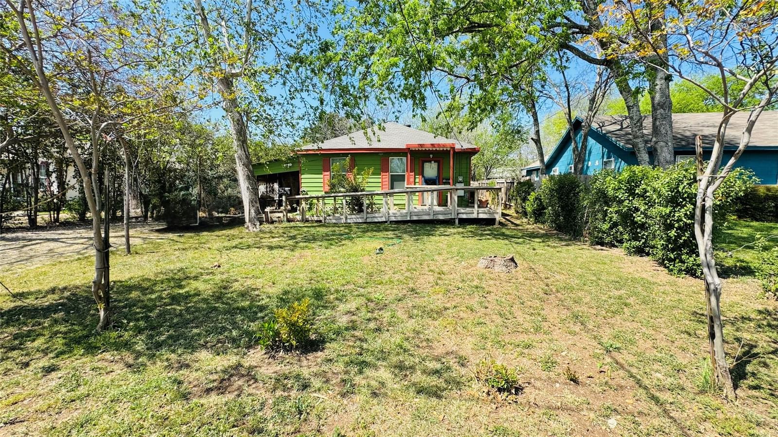 1604 PINE ST - Photo 1