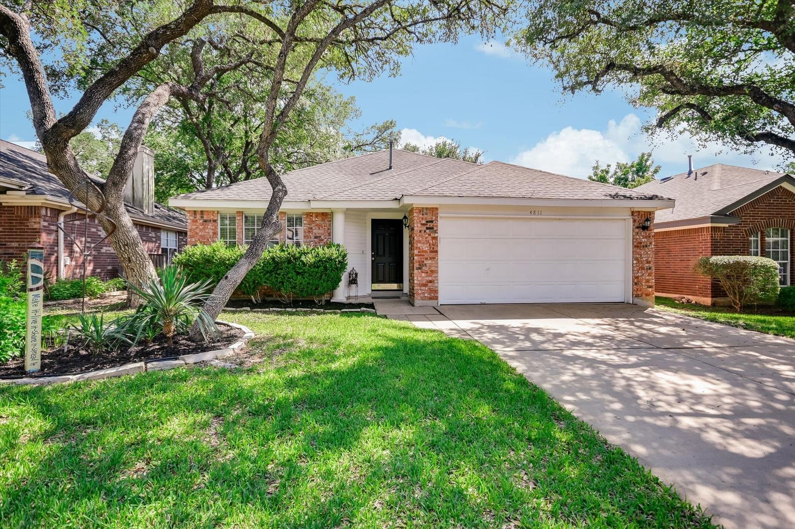 4811 Alta Loma DR - Photo 1