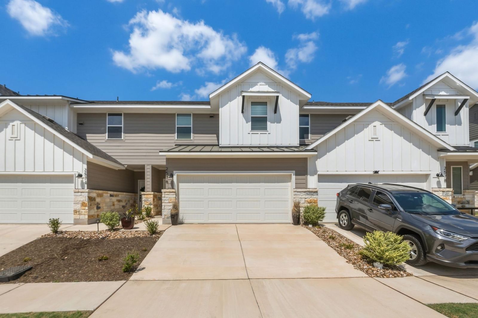 2576 Jack Nora WAY - Photo 1