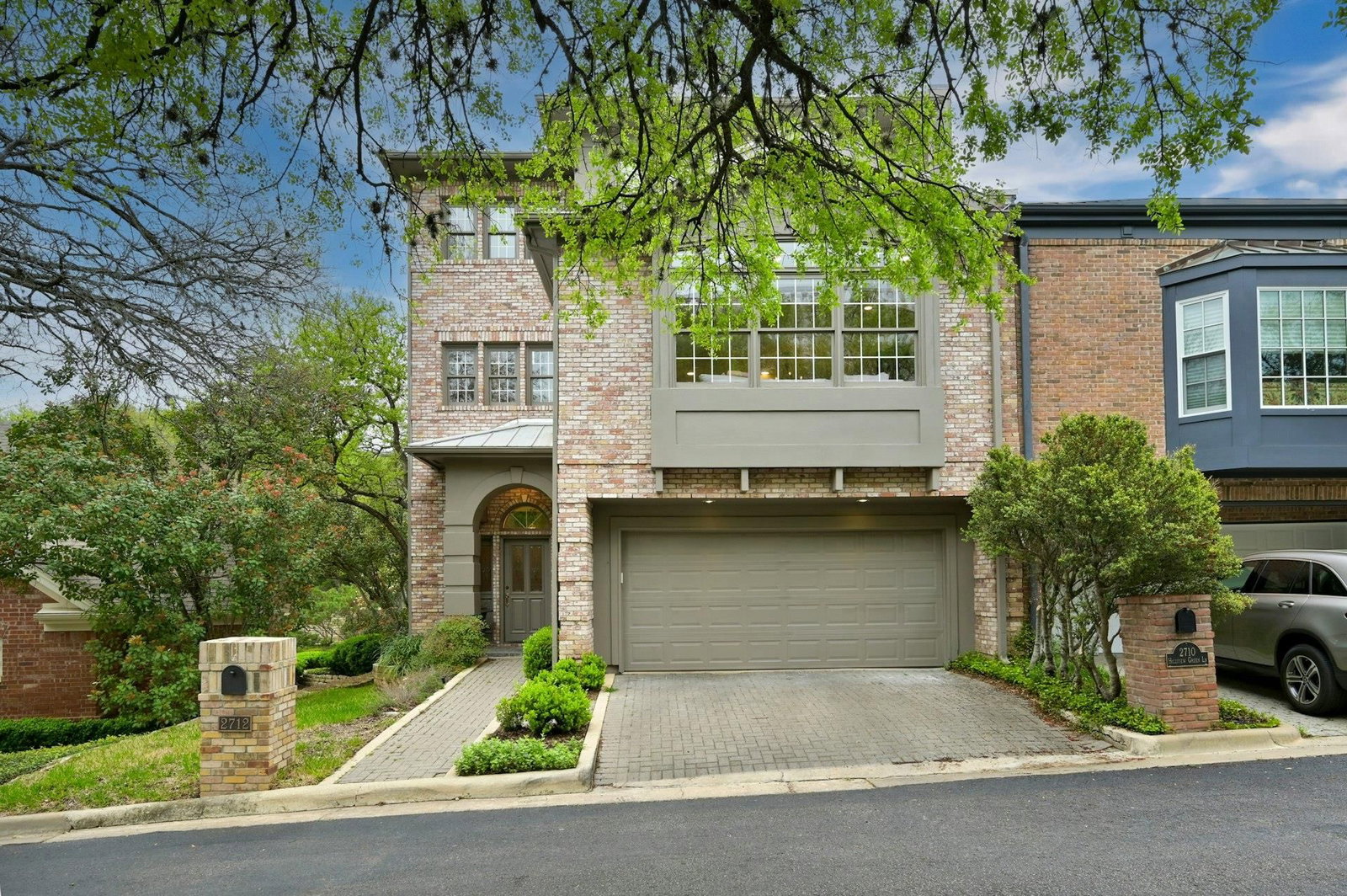 2712 Hillview Green LN - Photo 1