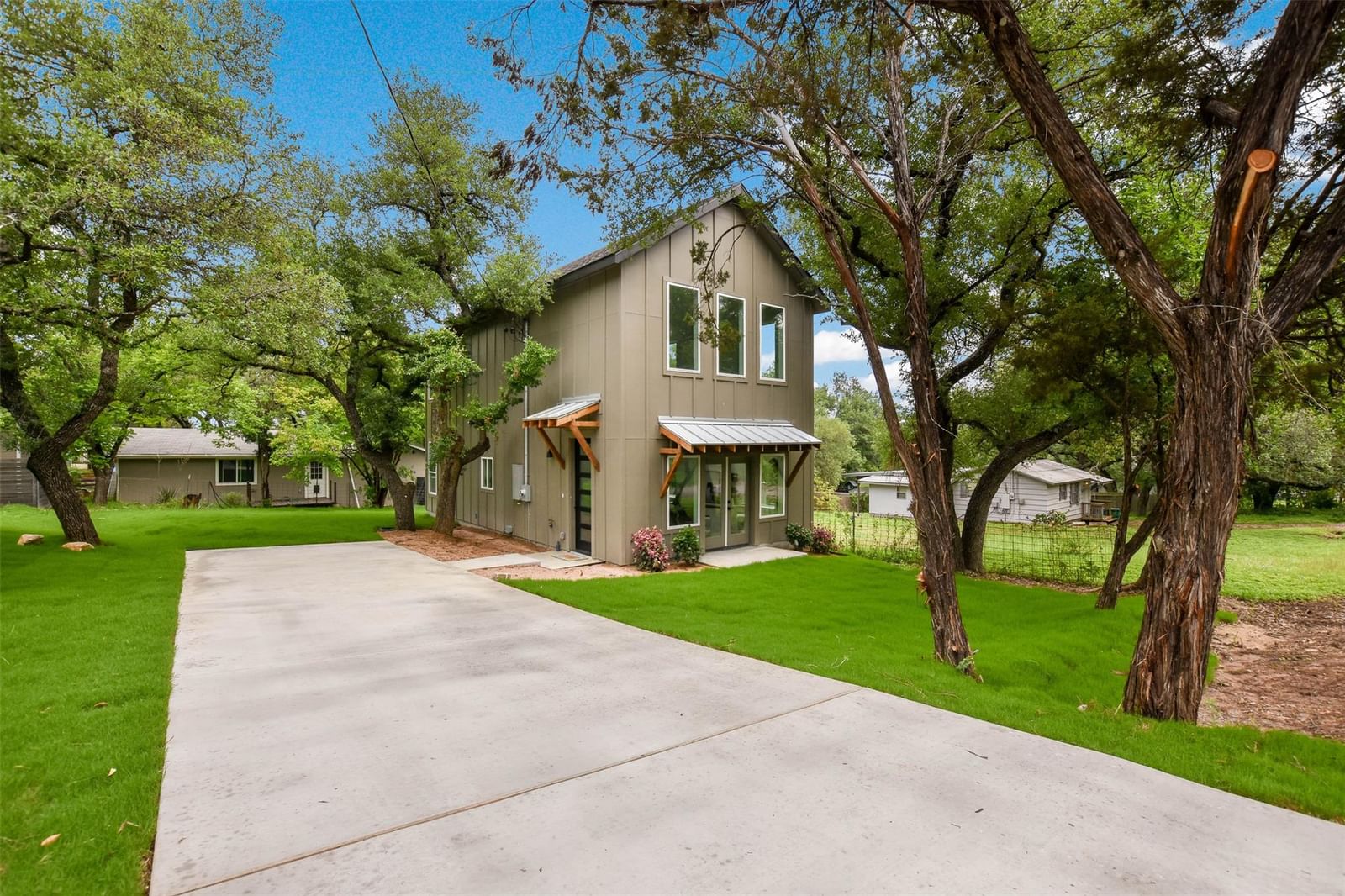 10901 Lakeview DR - Photo 1