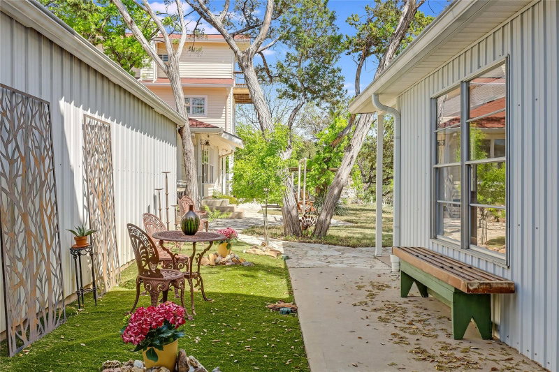 Property photo 31