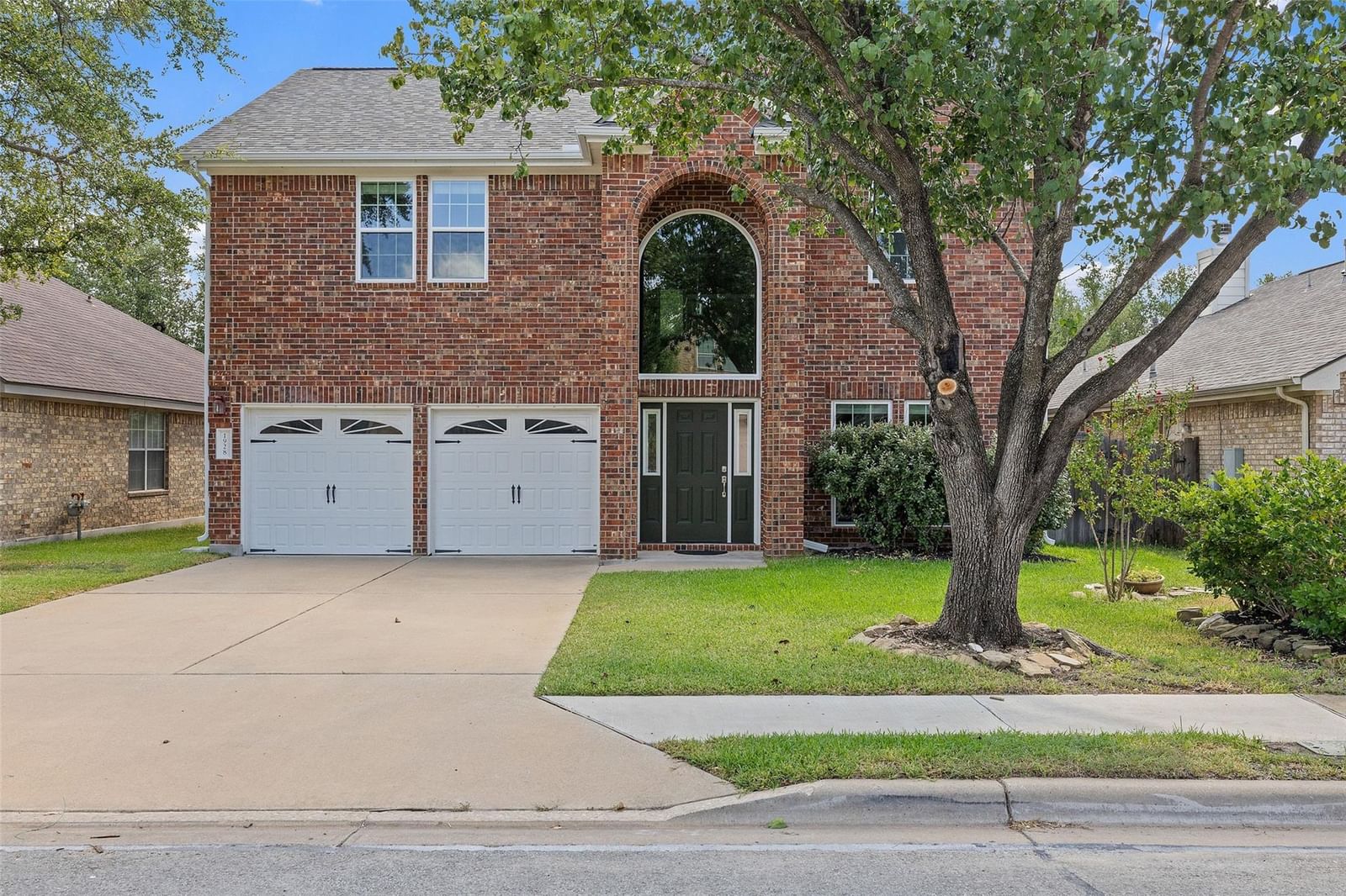 1928 Barnett DR - Photo 1