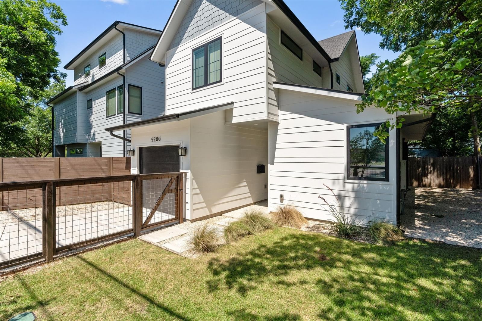 5200 Grover Ave - Photo 1