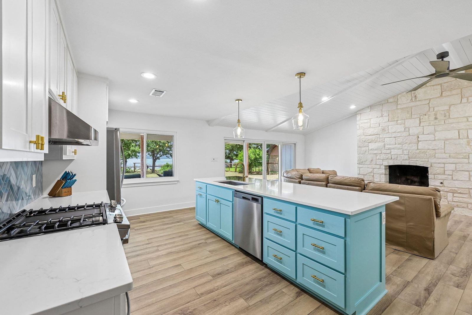 114 Agarita DR - Photo 1