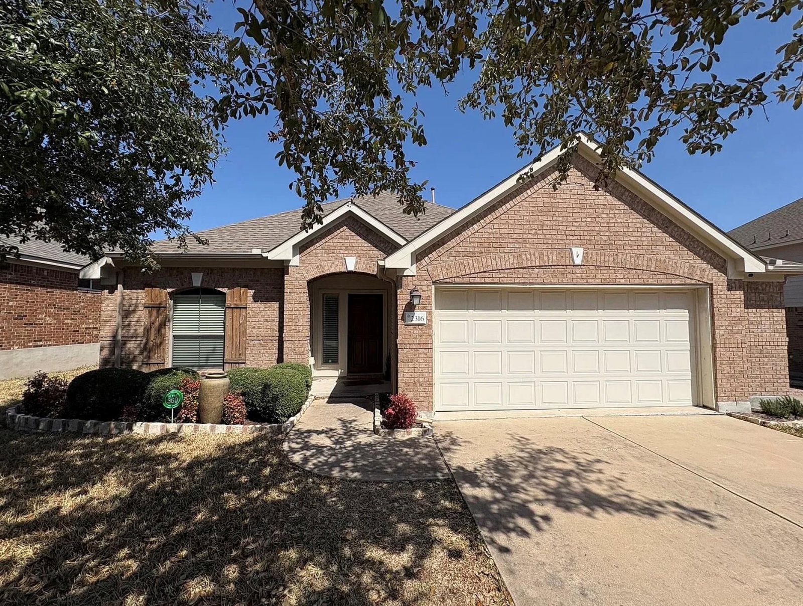 2316 Dovetail ST - Photo 1