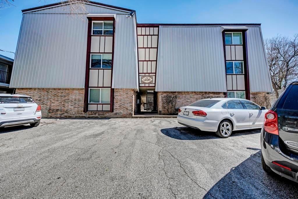 2207 Leon ST #104 - Photo 1
