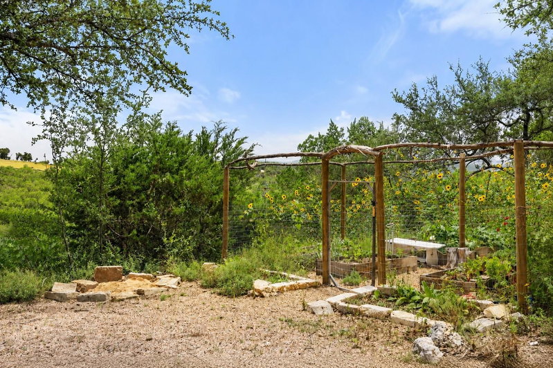 Property photo 37