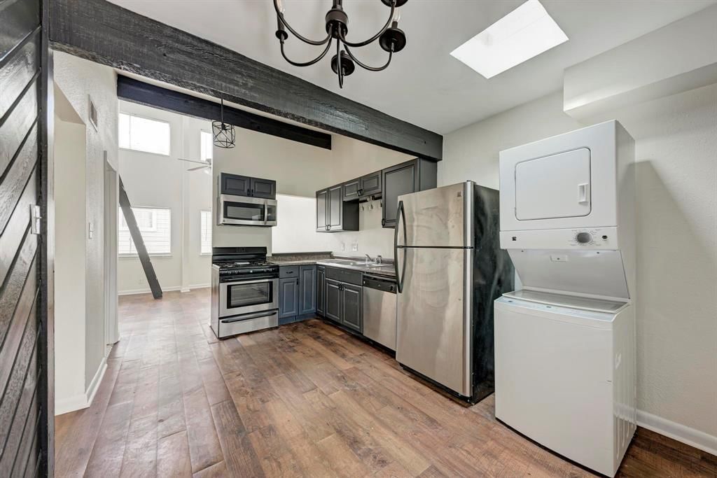 1010 23rd ST #2 - Photo 1