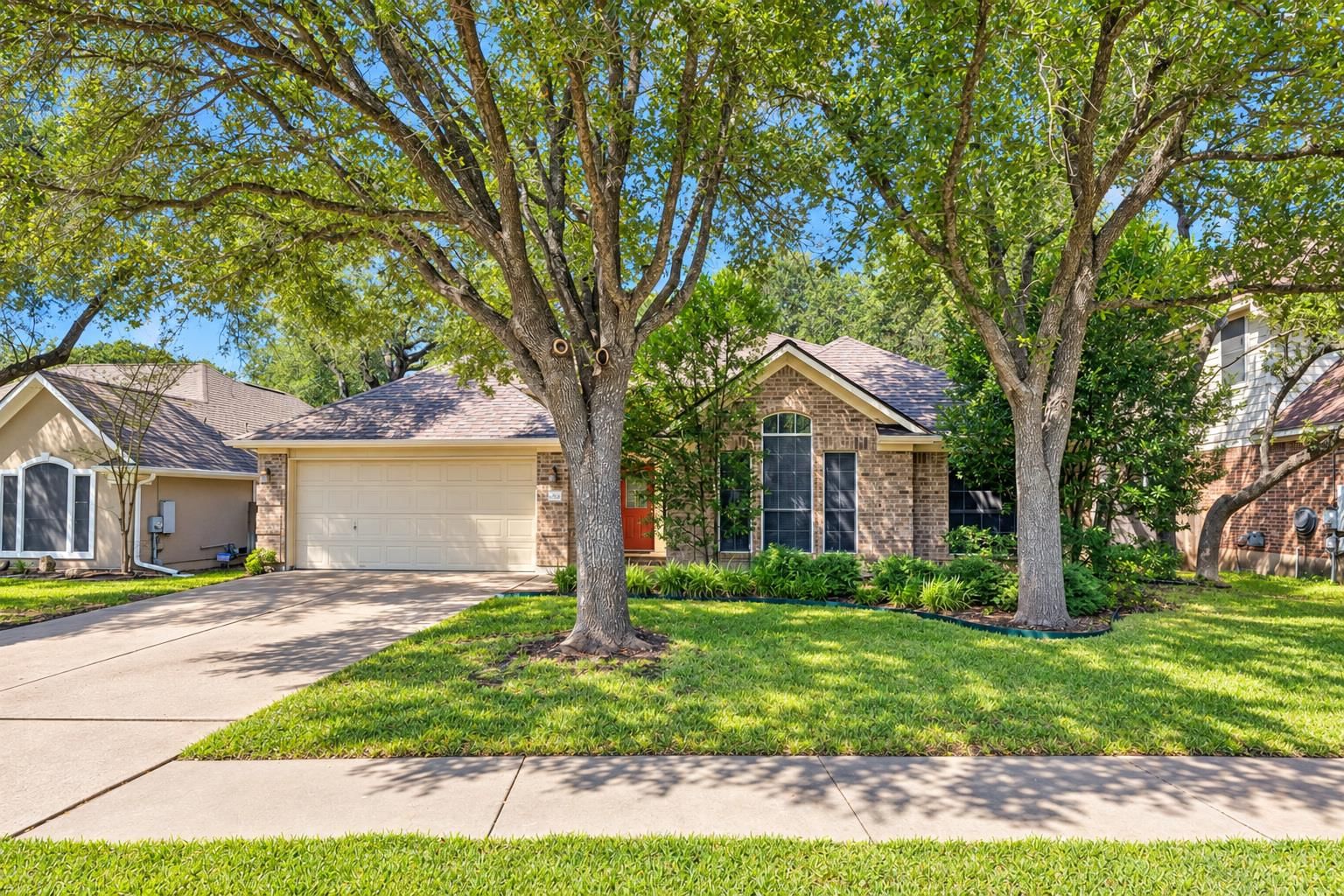 15814 Rustic LN - Photo 1