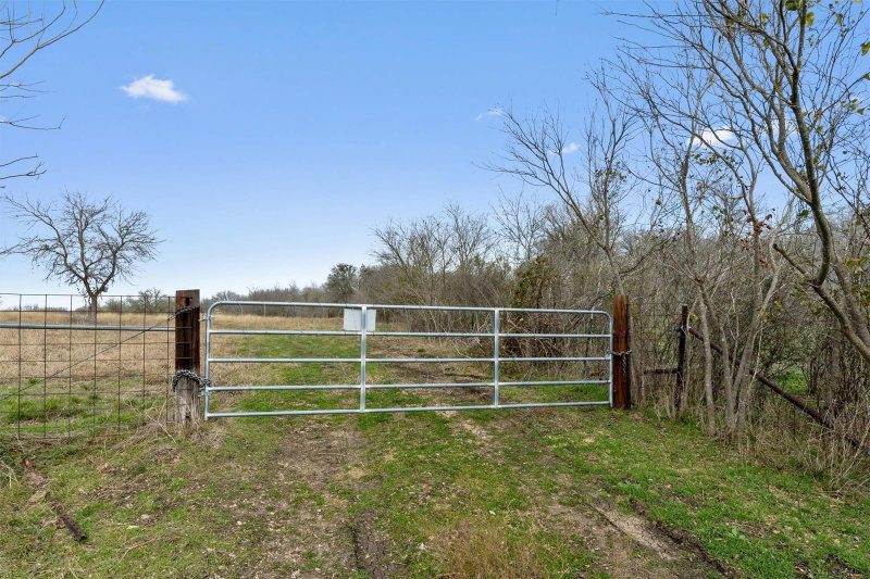 Property photo 33
