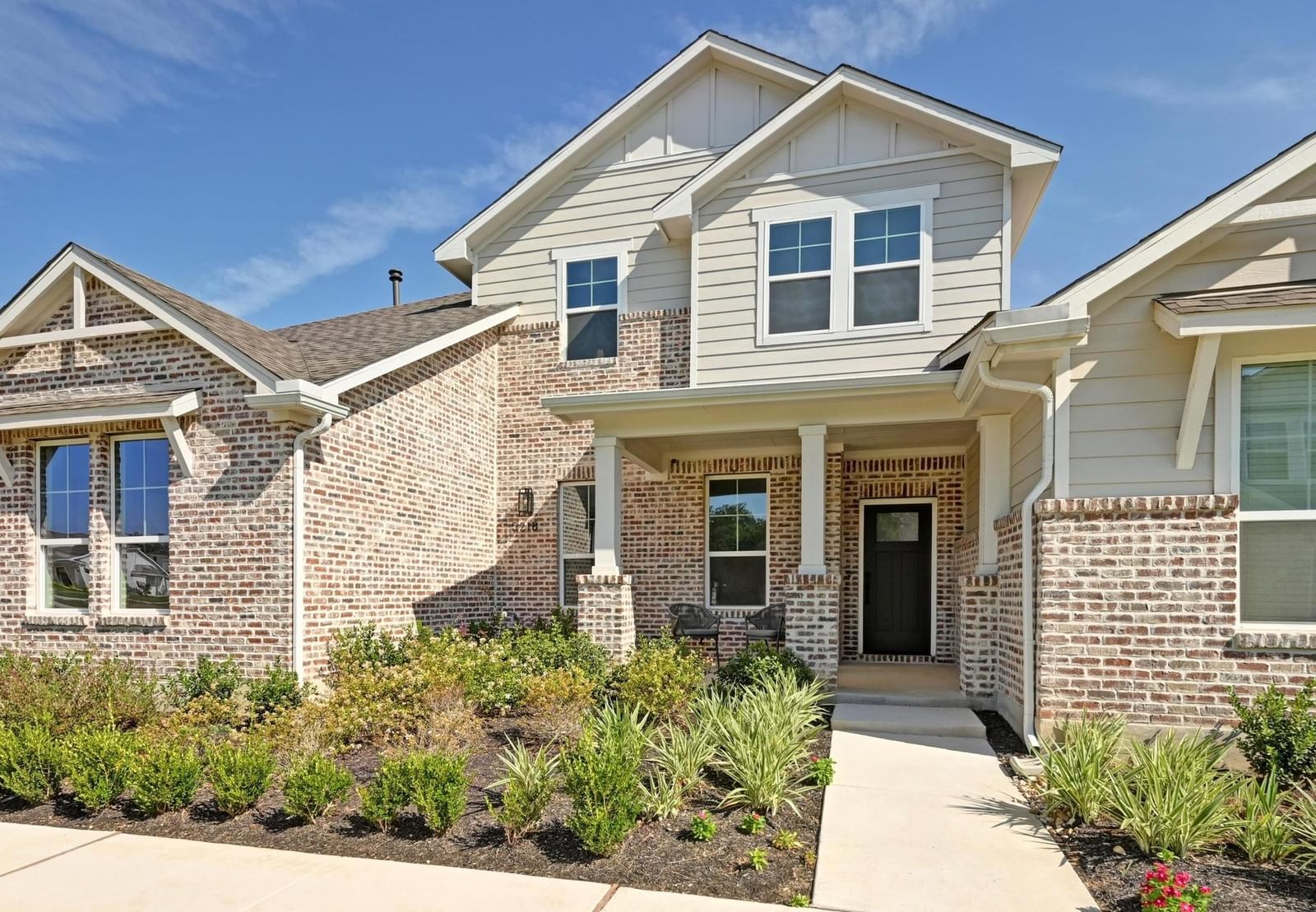 521 Burlington DR #B - Photo 1