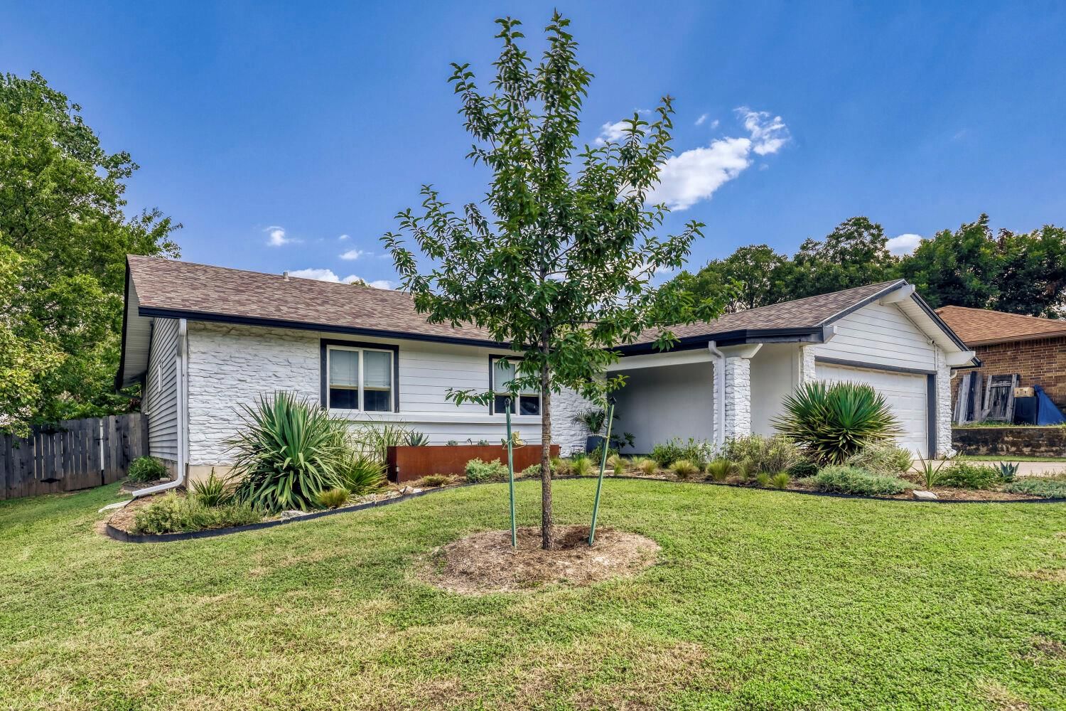 10109 Woodstock DR - Photo 1