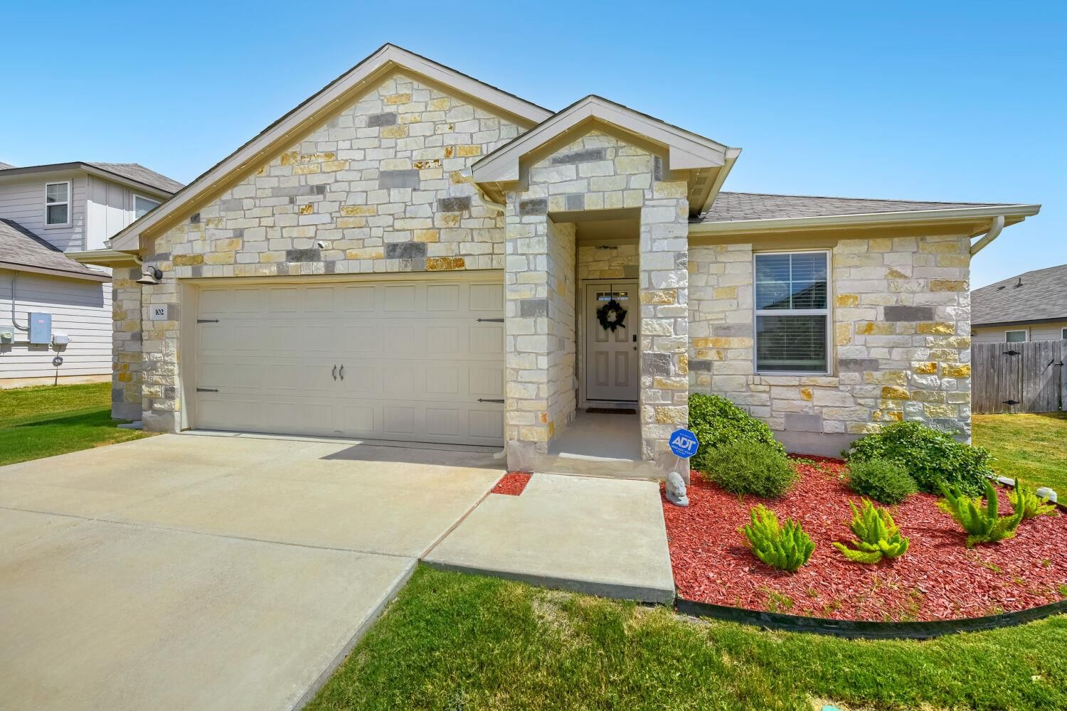 102 Contrada Grace LN - Photo 1