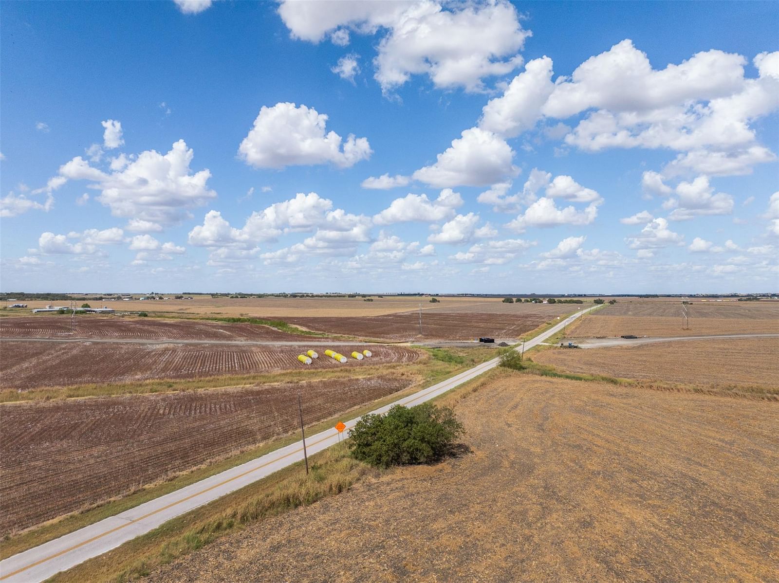 000 Wells LN - Photo 1