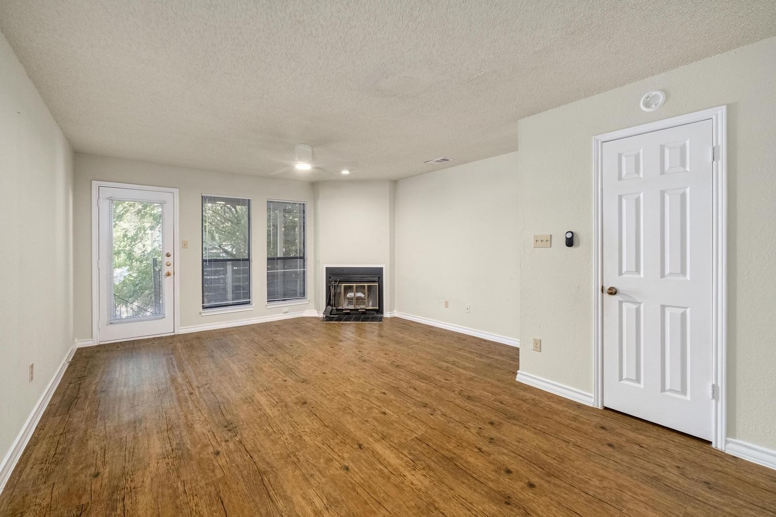 1404 Norwalk LN #206 - Photo 1