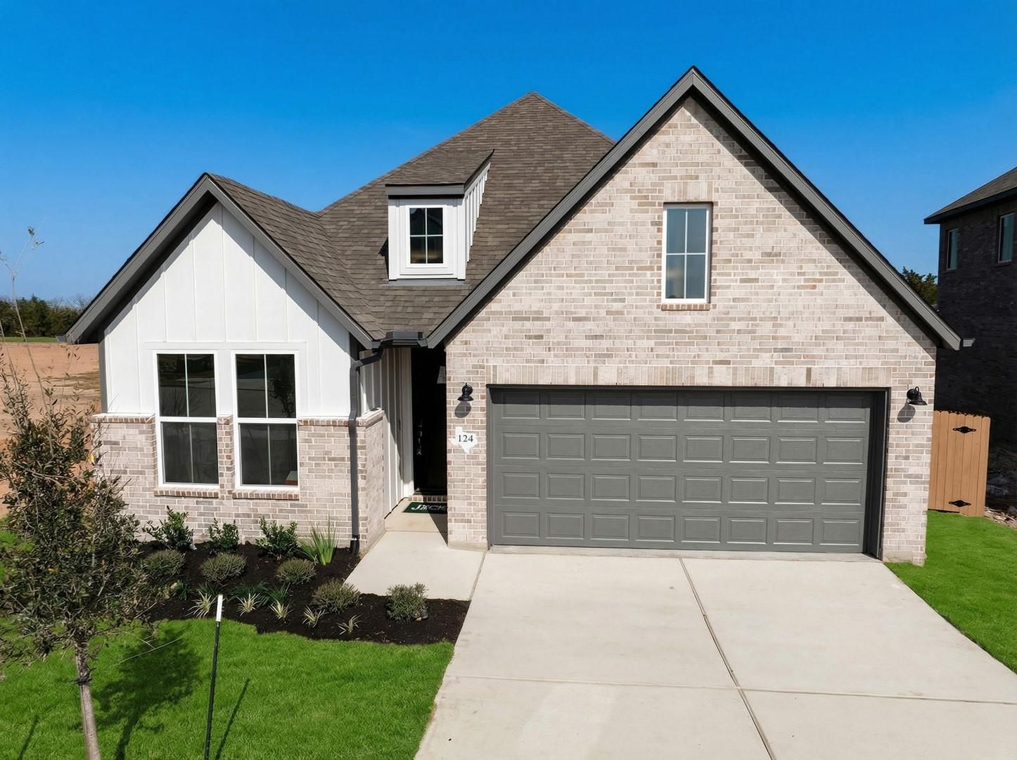 124 Silverbell LN - Photo 1