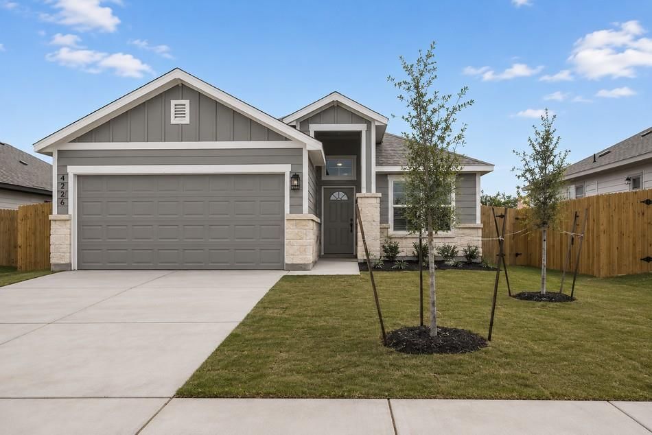 213 Bucking LN - Photo 1