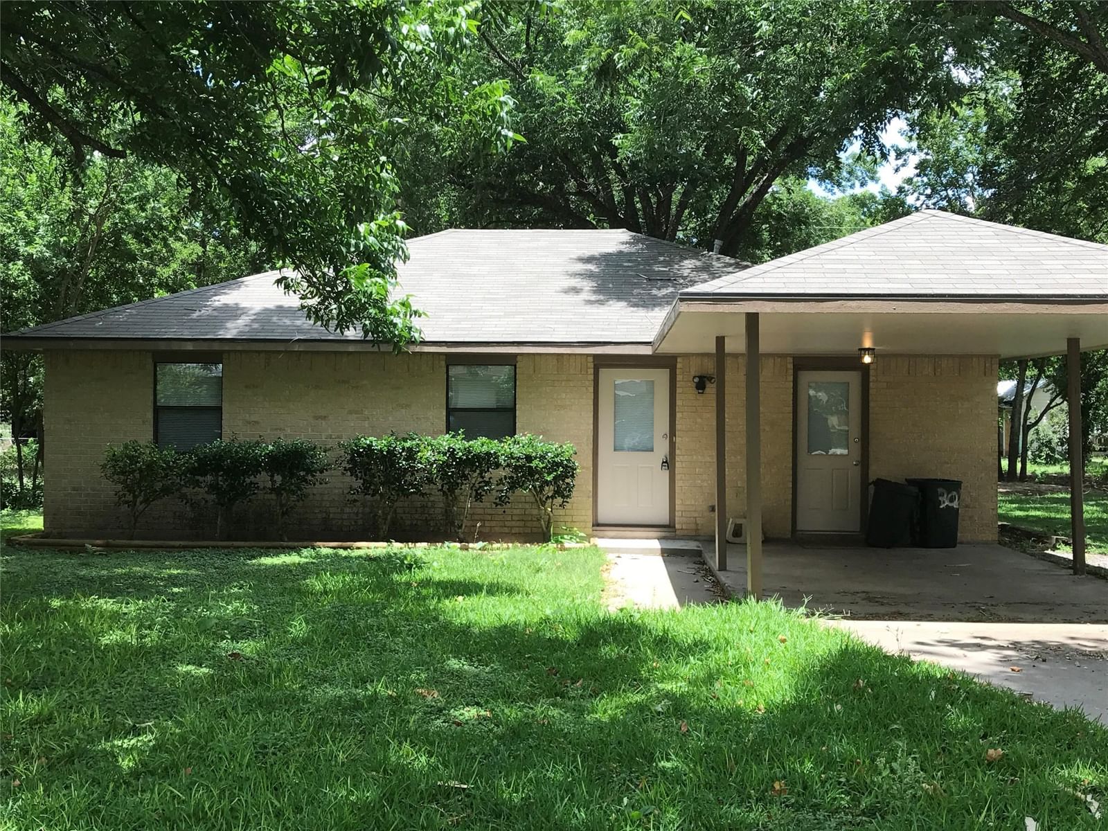 302 Harris ST - Photo 1