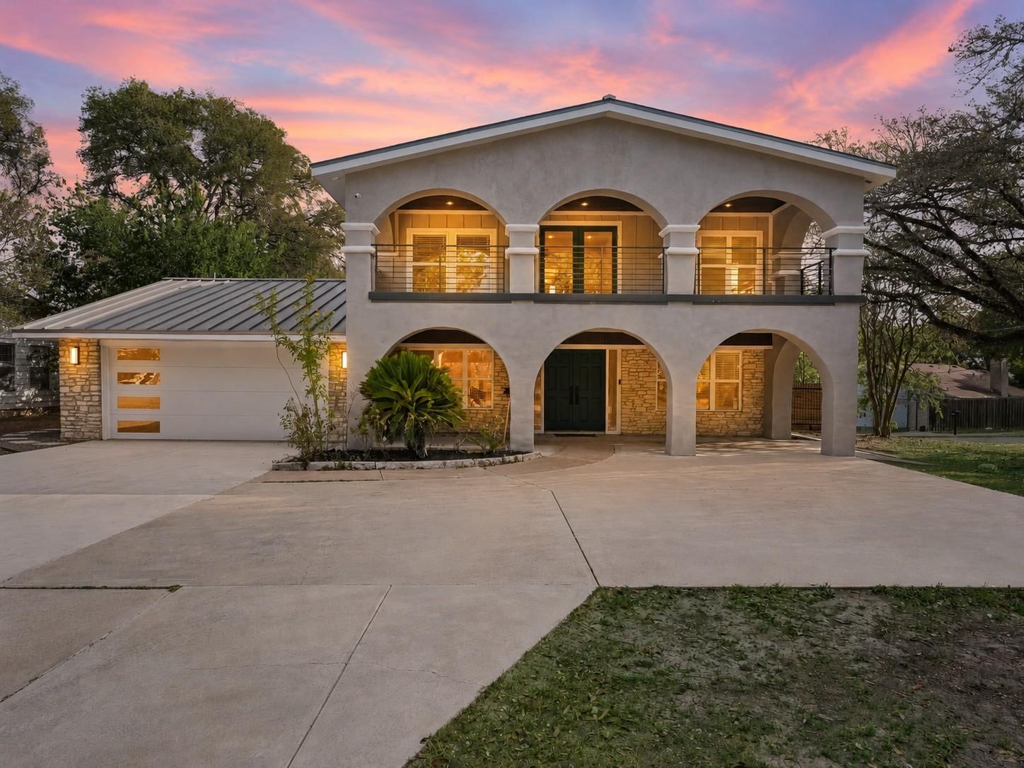 3008 Cedarlawn CIR - Photo 1