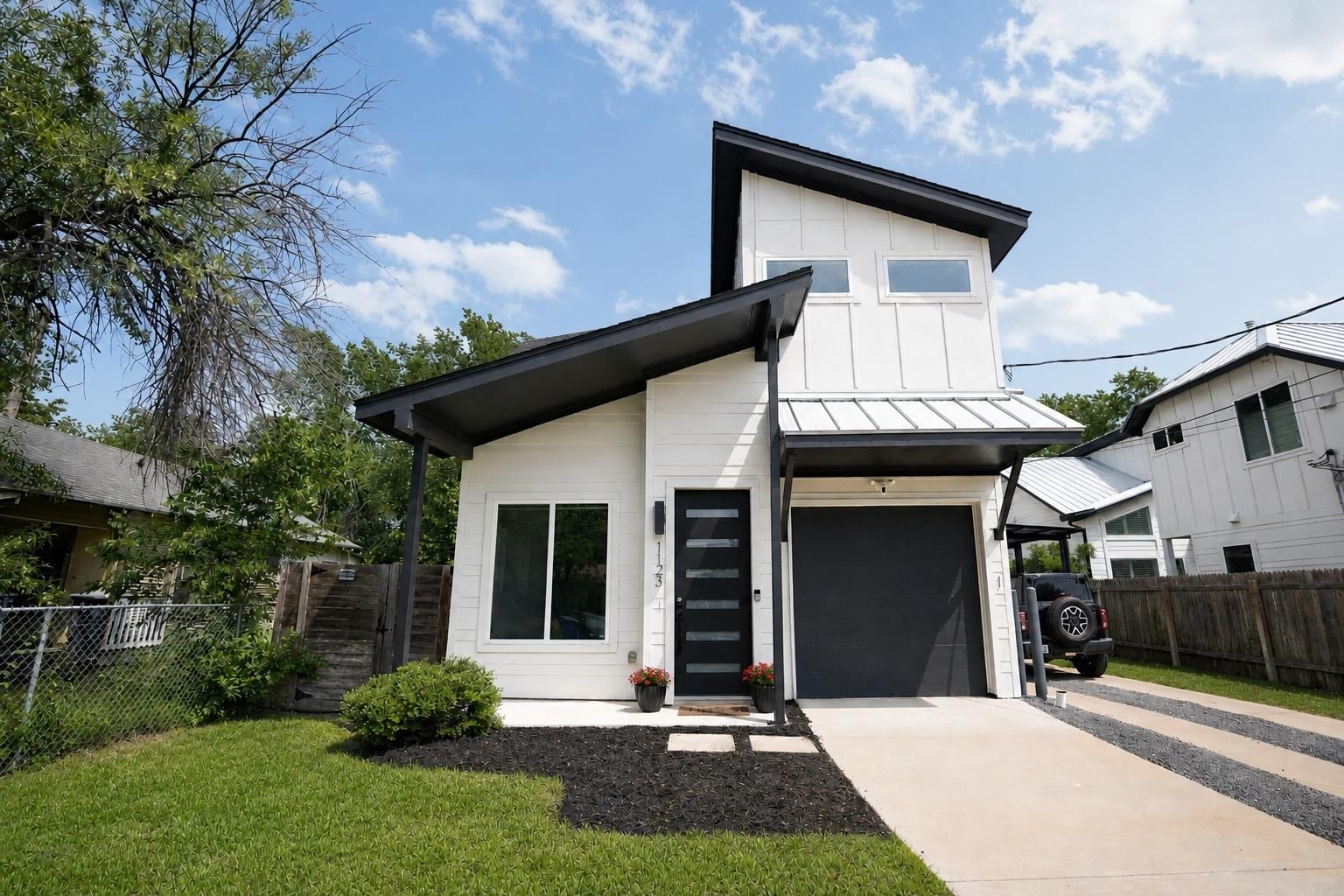 1123 Omega Ave #1 - Photo 1