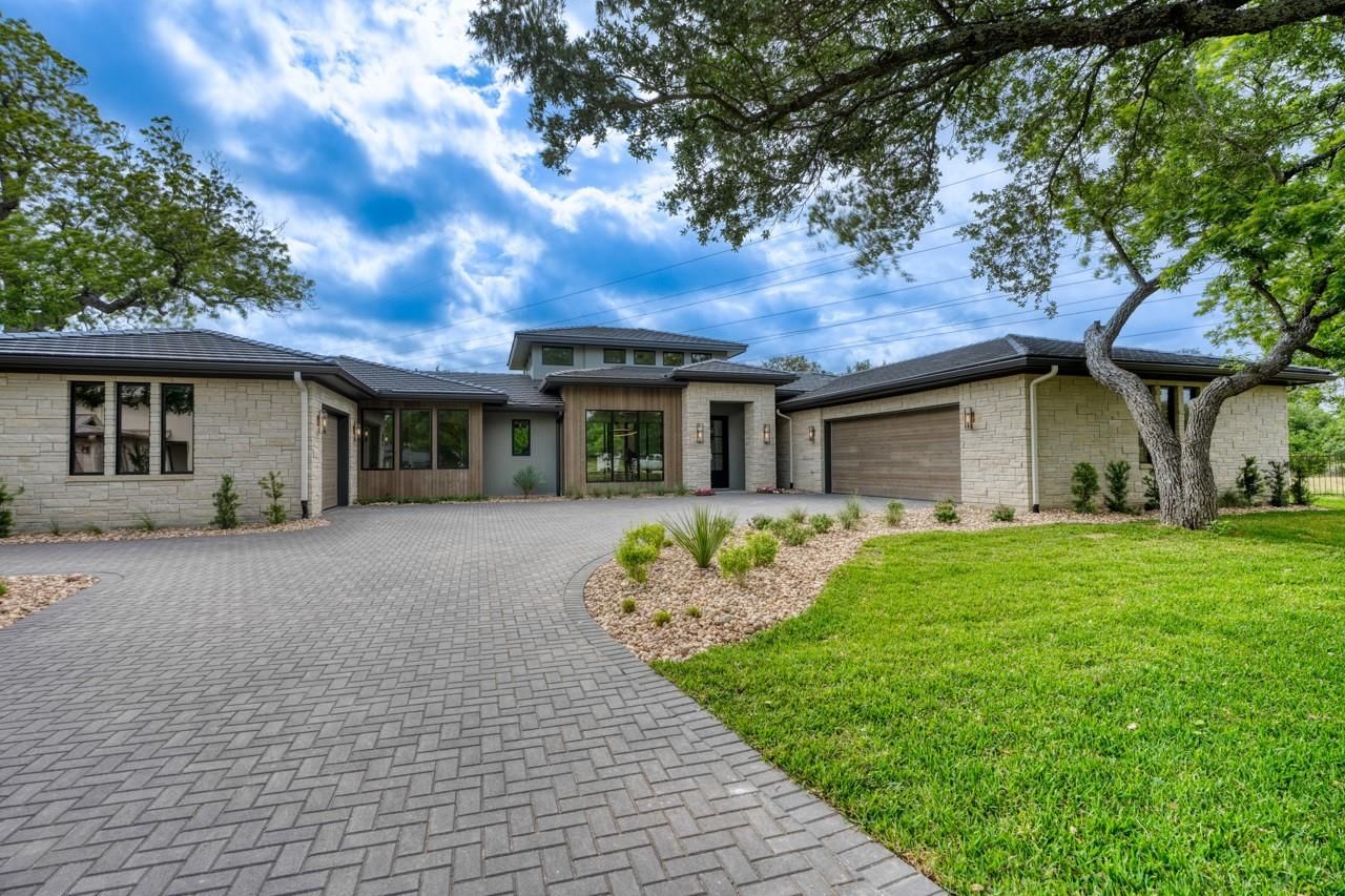 106 Edwards CIR - Photo 1