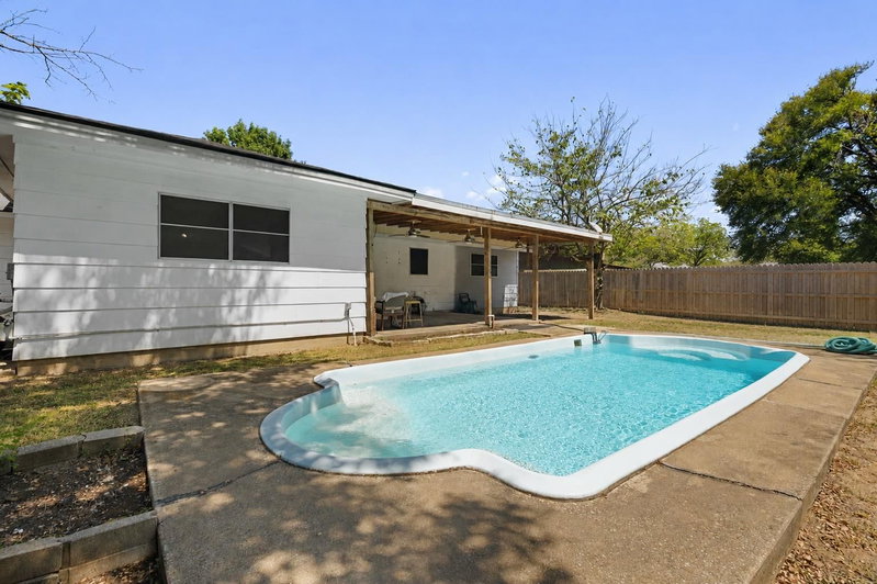 Property photo 28
