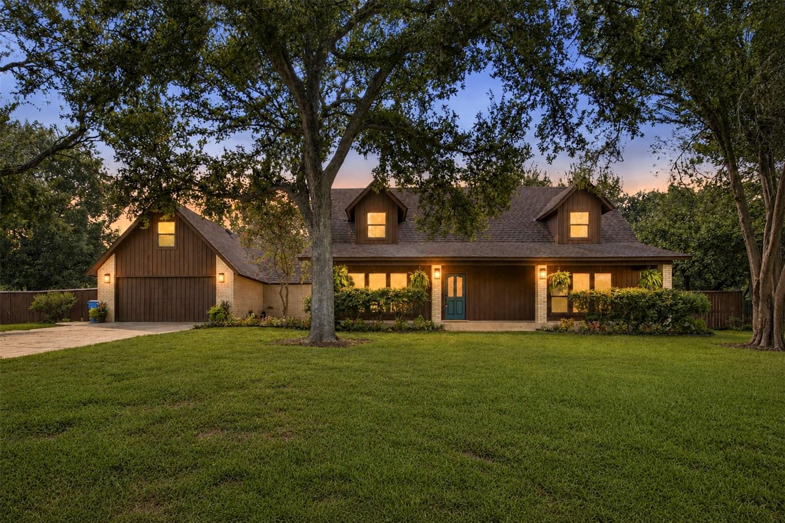 221 Montwood - Photo 1