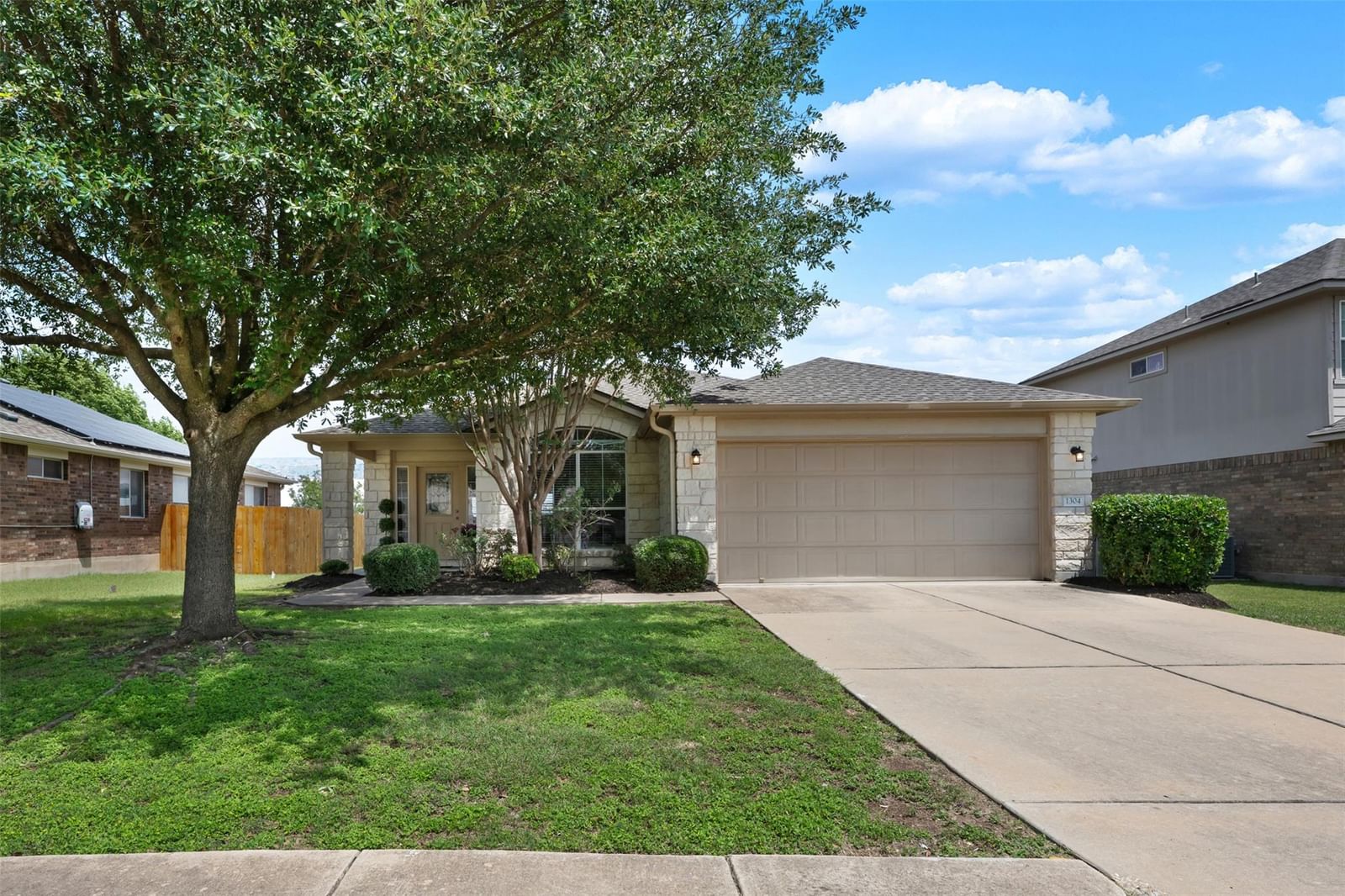 1304 Hensley DR - Photo 1