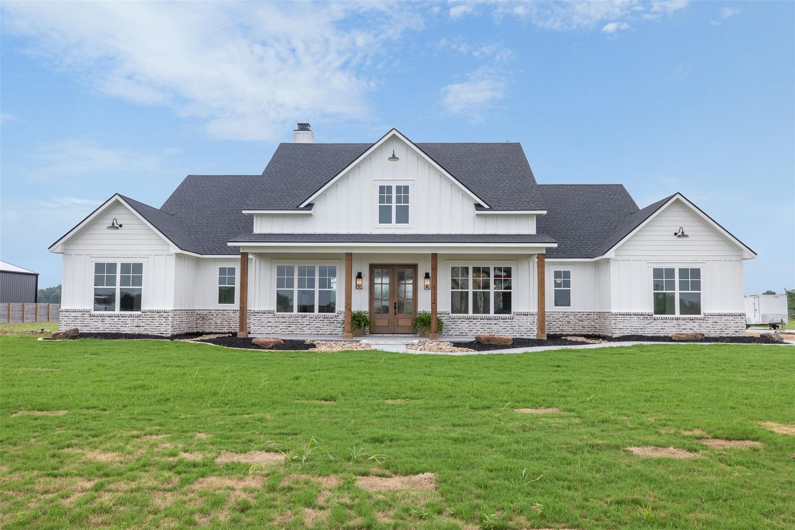 112 Court Side DR - Photo 1