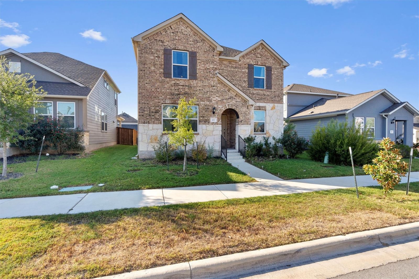 102 Gracie WAY - Photo 1