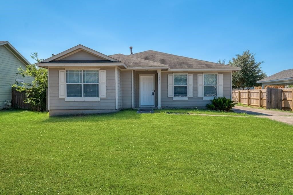 18217 Flathead DR - Photo 1