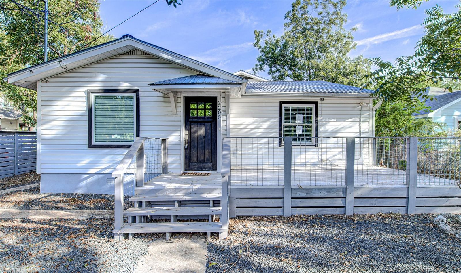 2200 E 14th ST - Photo 1