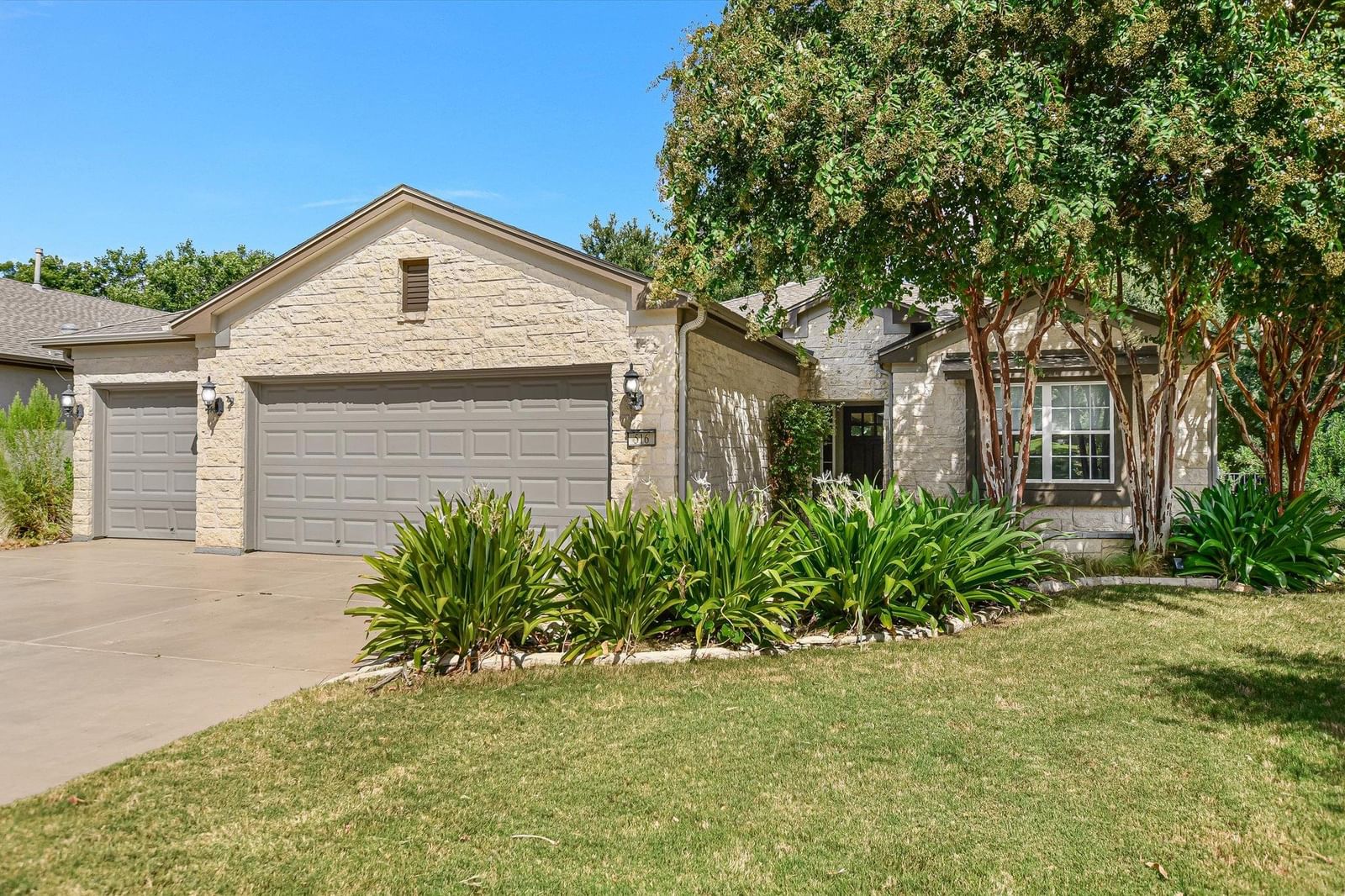 516 Independence Creek LN - Photo 1