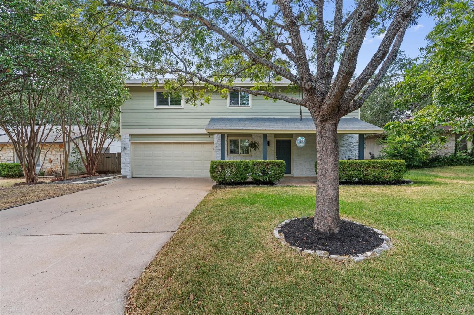 4111 Everest LN - Photo 1