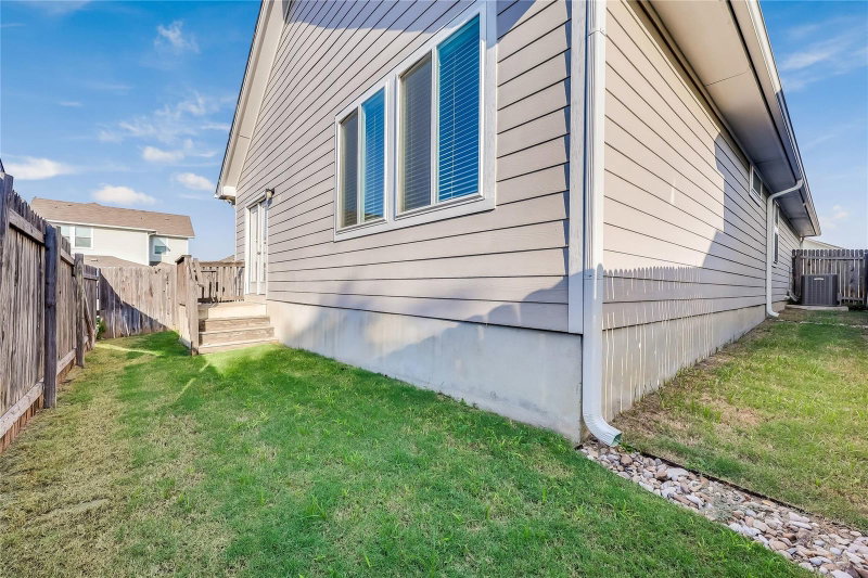 Property photo 35