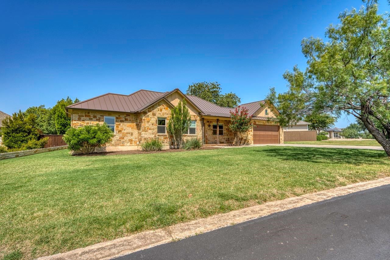 804 Four Oaks LN - Photo 1